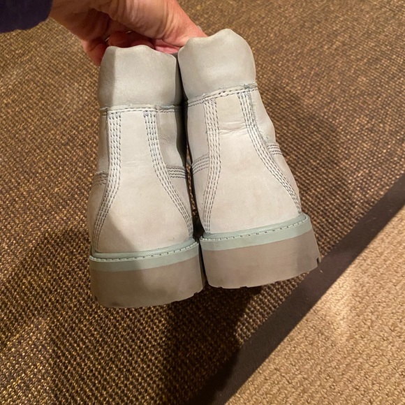 Timberland shoes for boys or girls, size 4. Color is light blue. Good condition - Picture 4 of 11